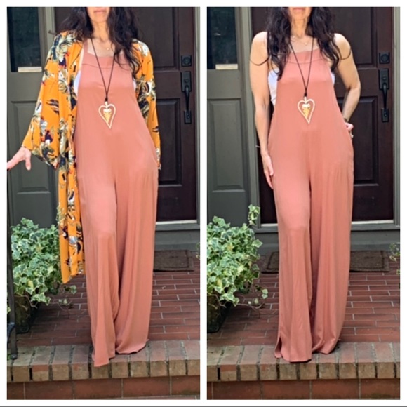 Pants - ✨LAST ONE✨Beautiful side pocket wide leg jumpsuit